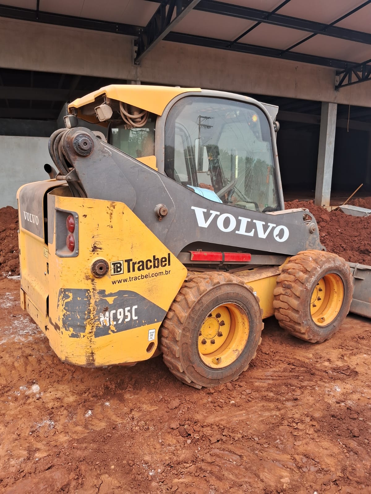 Minicarregadeira Volvo MC95C Ano 2013