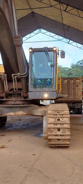 Escavadeira de Esteiras Volvo EC750DL Ano 2021  2.214 Horas