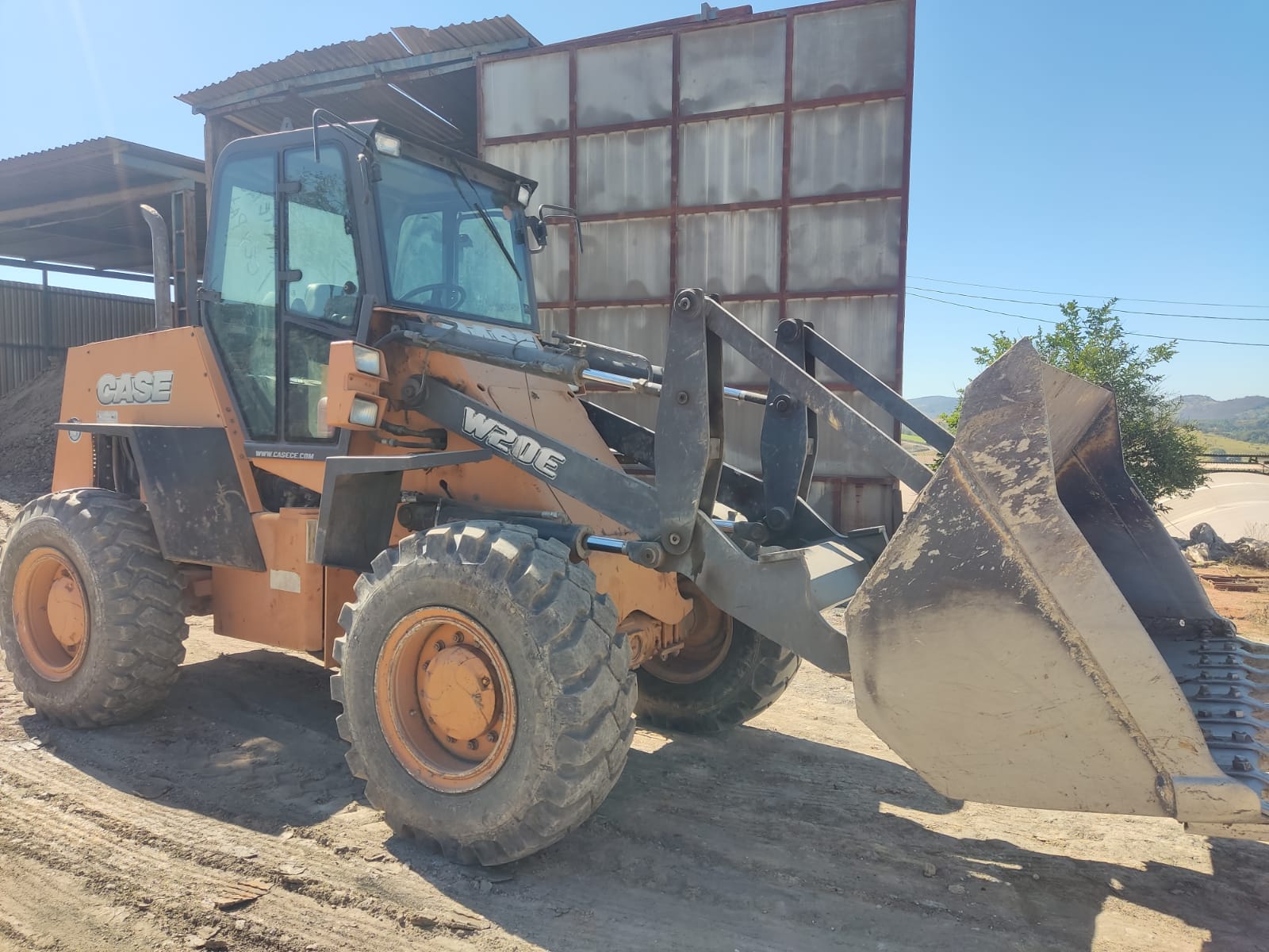 Carregadeira de Rodas Case W20E Ano 2013