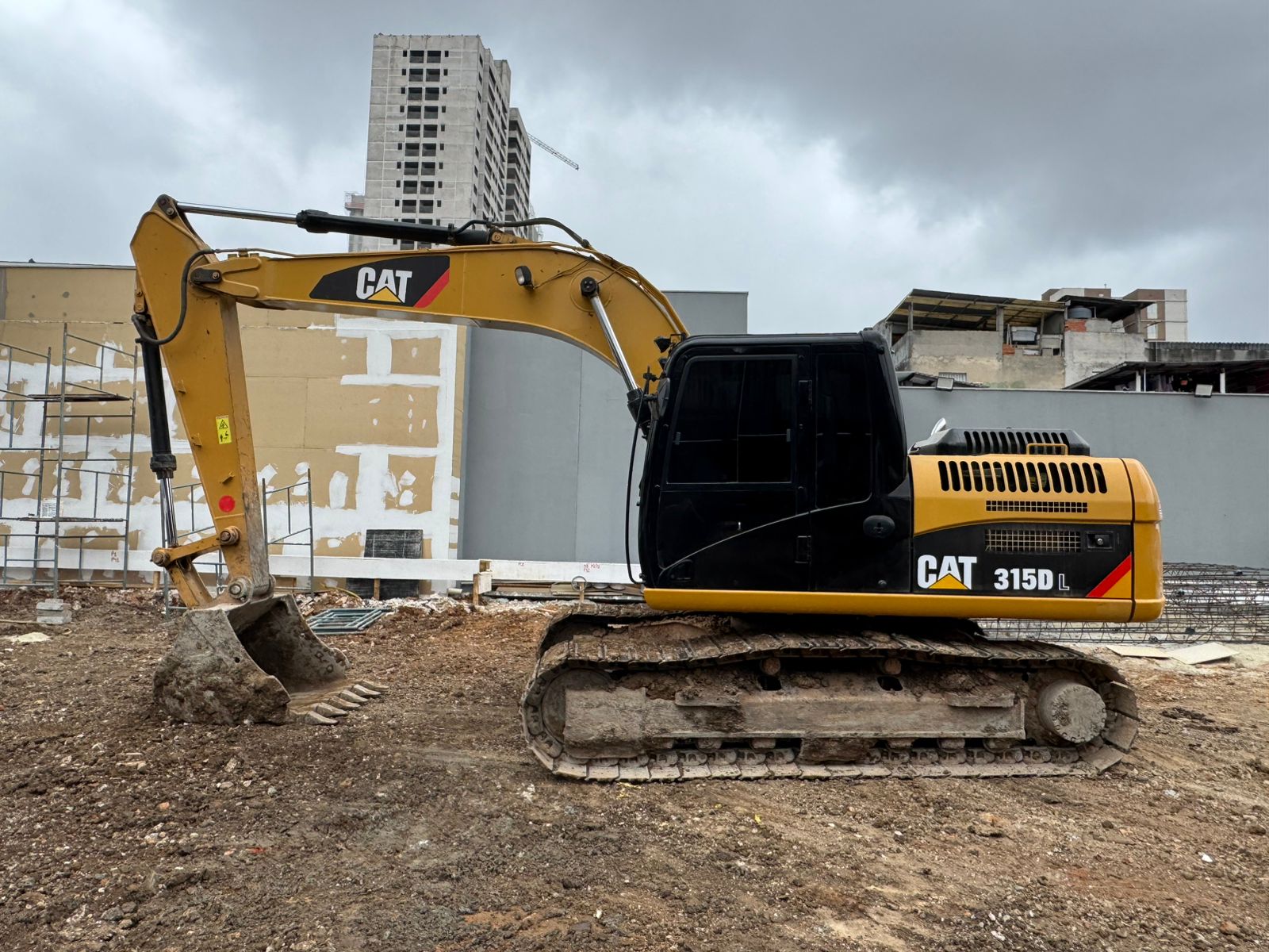 Escavadeira Hidráulica 2012 Seminovo 315DL