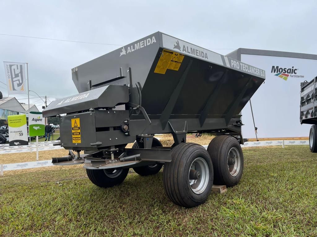 Almeida - Distruidor De Calcario Pro Teclancer 8 Toneladas